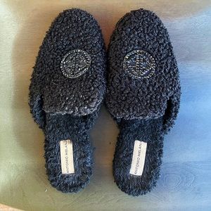 Antonia Melanio slippers
